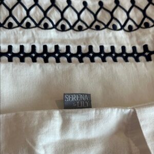 Serena & Lily White and Navy Twin Duvet (in excellent condition)